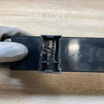 25401 AV640 25401AV640  Electric window control switch Nissan Primera