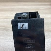 25401 AV640 25401AV640  Electric window control switch Nissan Primera