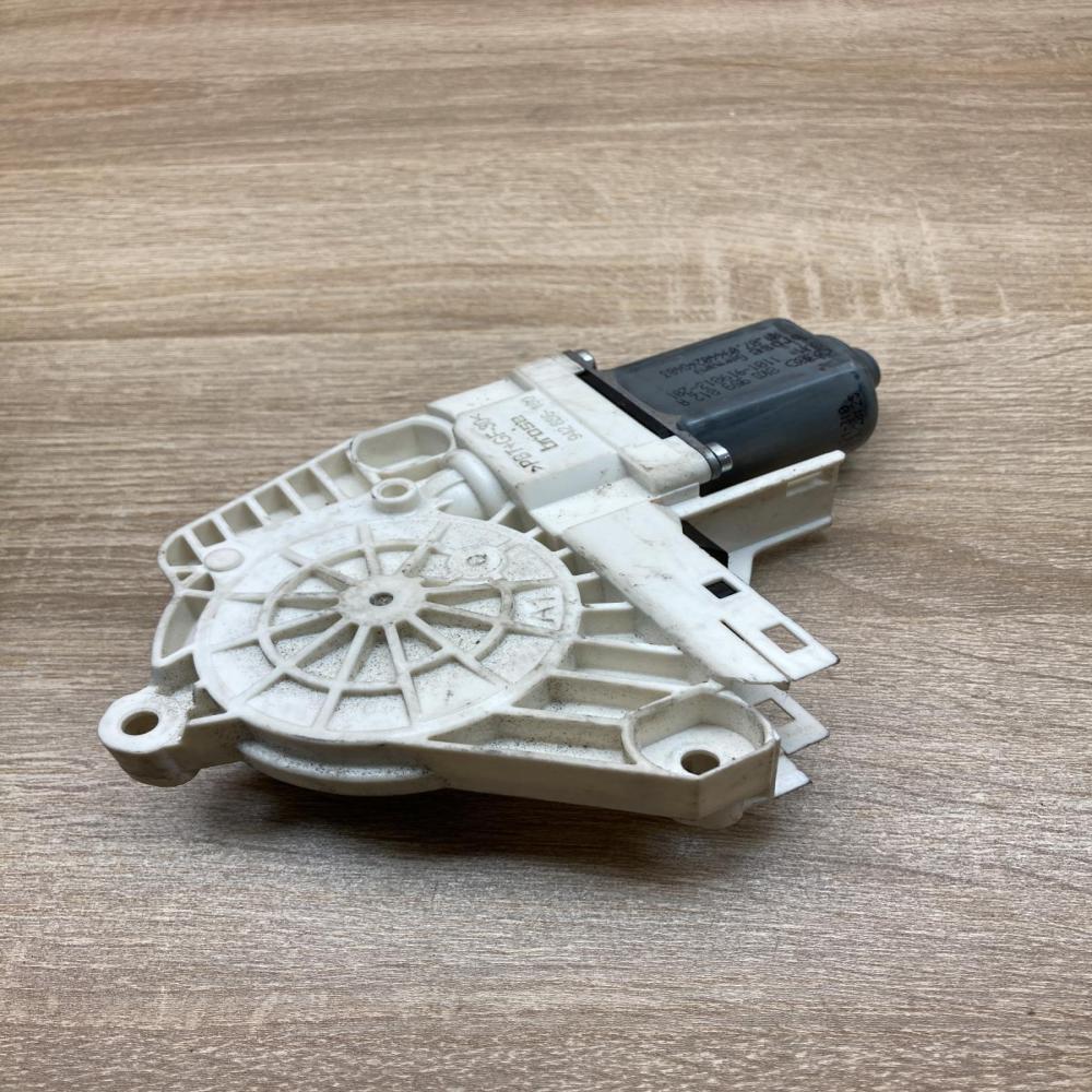 8K0959812A   Rear door window regulator motor Audi A4 S4 B8 8K