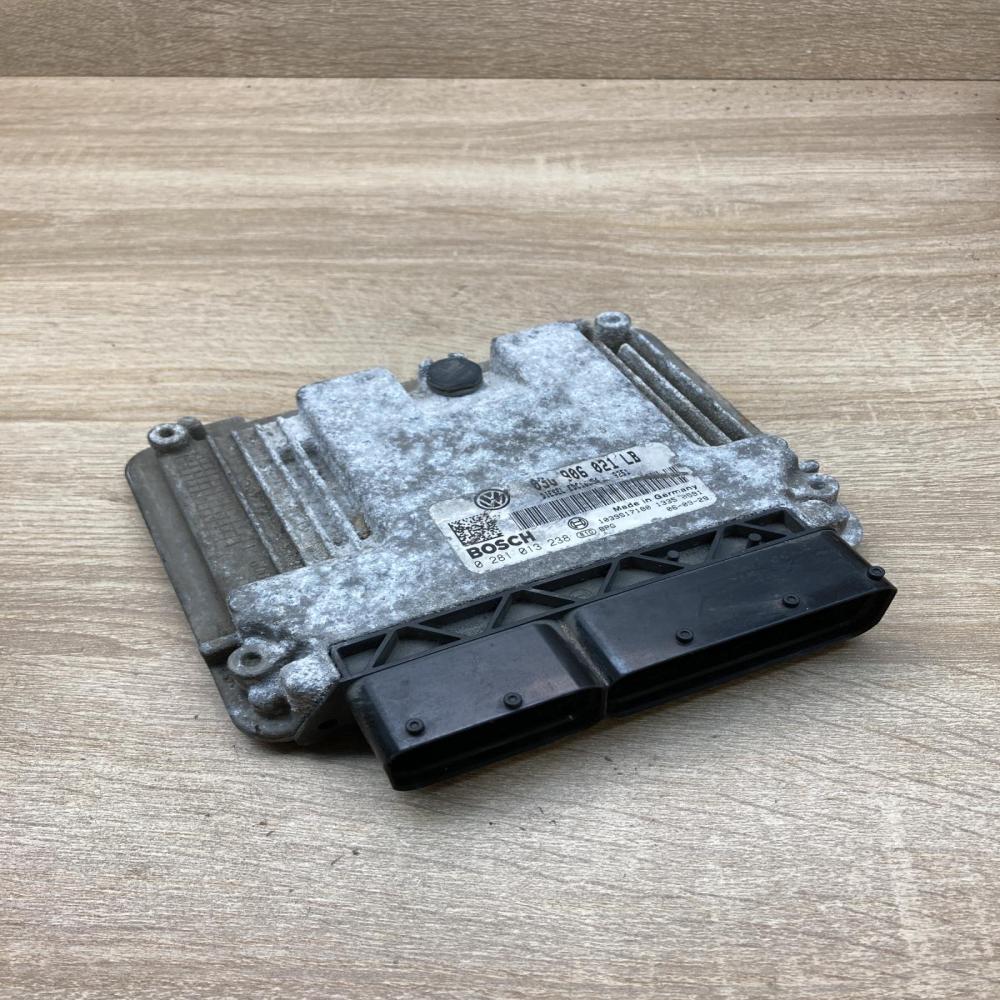 03G906021LB 0281013238  Engine control unit/module ECU Skoda Octavia Mk2 (1Z)