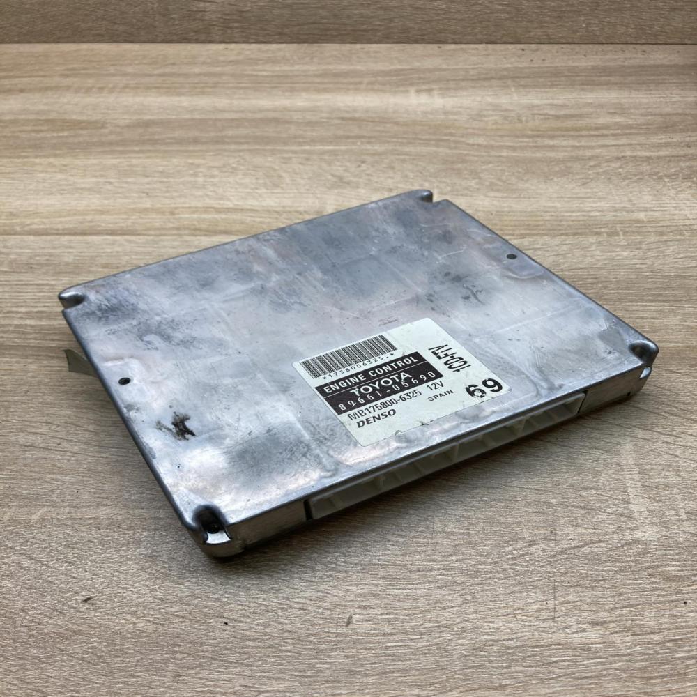 89661 05690 8966105690  Engine control unit/module ECU Toyota Avensis T250