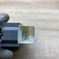 970 0V85   Electric window control switch Toyota Yaris