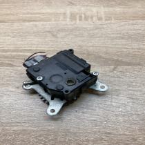 063800 1100 R982  Air flap motor/actuator Toyota Avensis T270