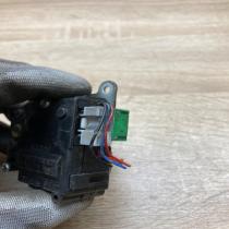 063800 1100 R982  Air flap motor/actuator Toyota Avensis T270