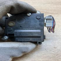 063800 1100 R982  Air flap motor/actuator Toyota Avensis T270