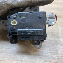 063800 0920   Air flap motor/actuator Toyota Auris 150