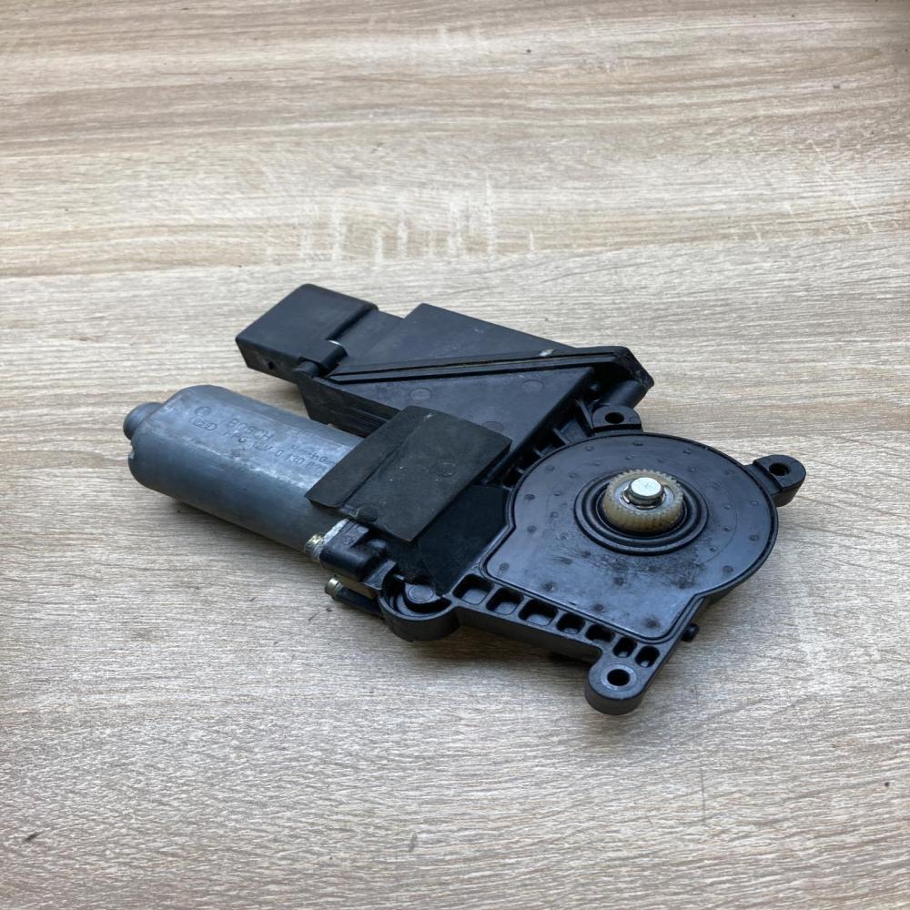 119831 301   Rear door window regulator motor Mercedes-Benz A W168