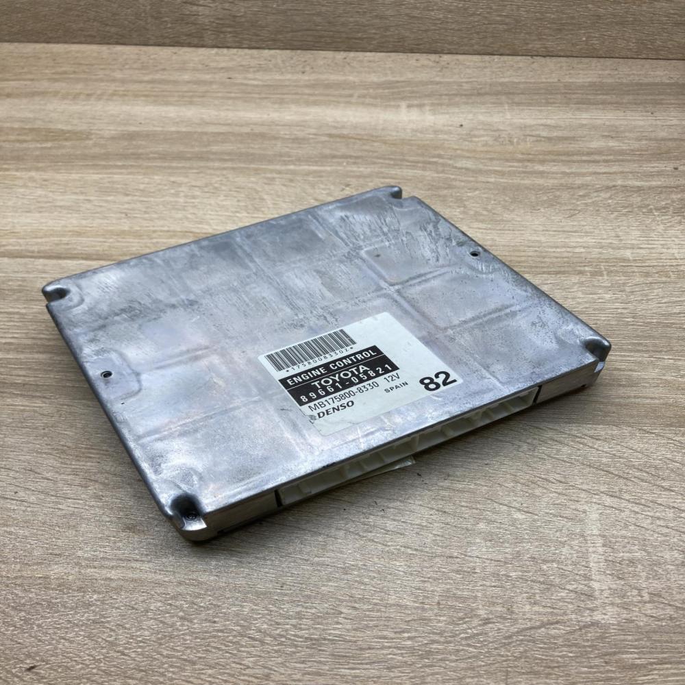 89661 05821 8966105821 MB175800 8330 Engine control unit/module ECU Toyota Avens