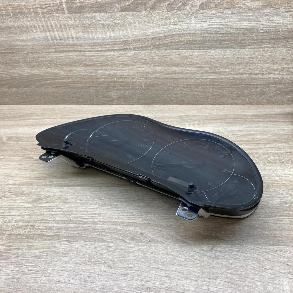 83800 05632 MB257430 5590  Speedometer (instrument cluster) Toyota Avensis T250