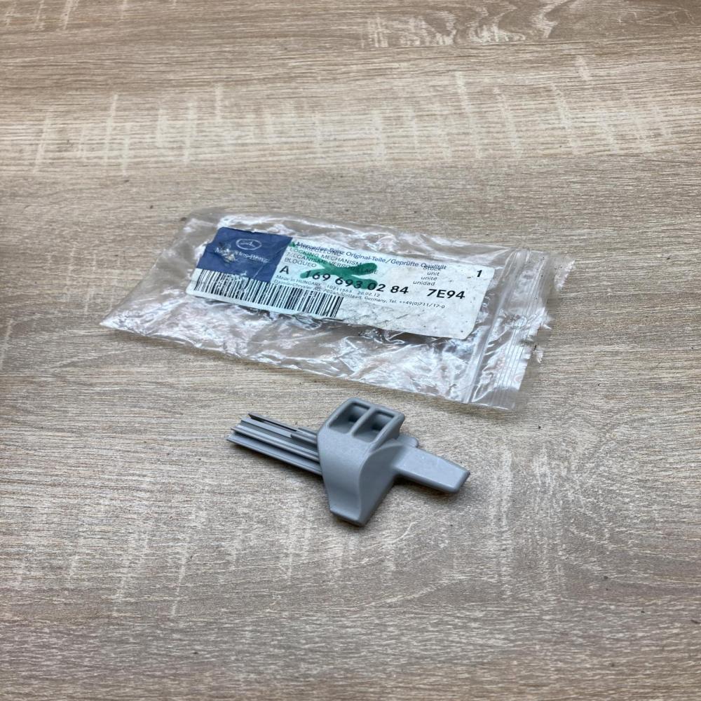 A1696930284   Other interior part Mercedes-Benz A W169