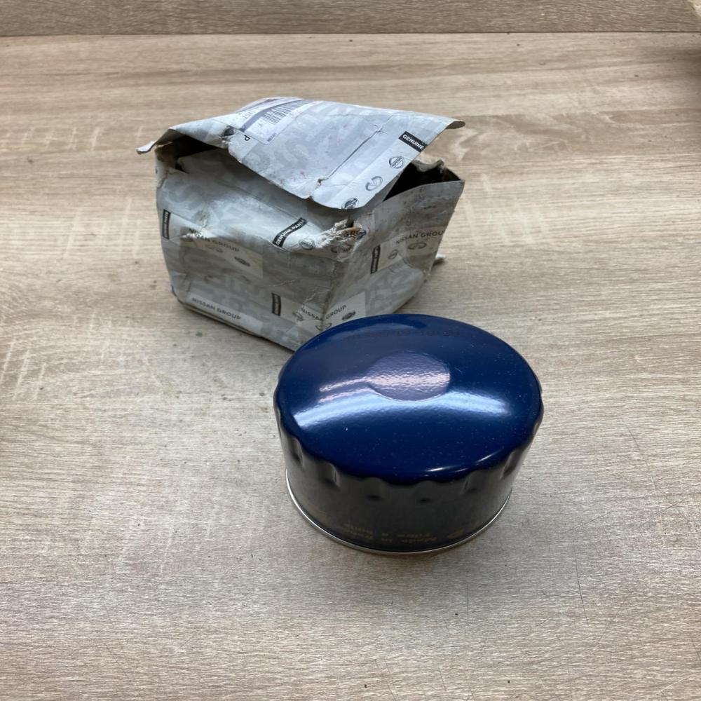 15208 00Q0N 8201059775  Oil filter cover Nissan NP300