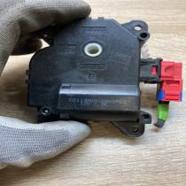 113800 2800   Air flap motor/actuator Toyota Auris 150