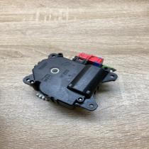 113800 2800   Air flap motor/actuator Toyota Auris 150