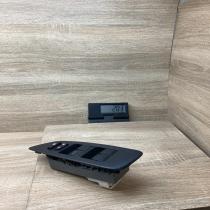 924 1E77 Driver site LHD  Electric window control switch Toyota Auris 150