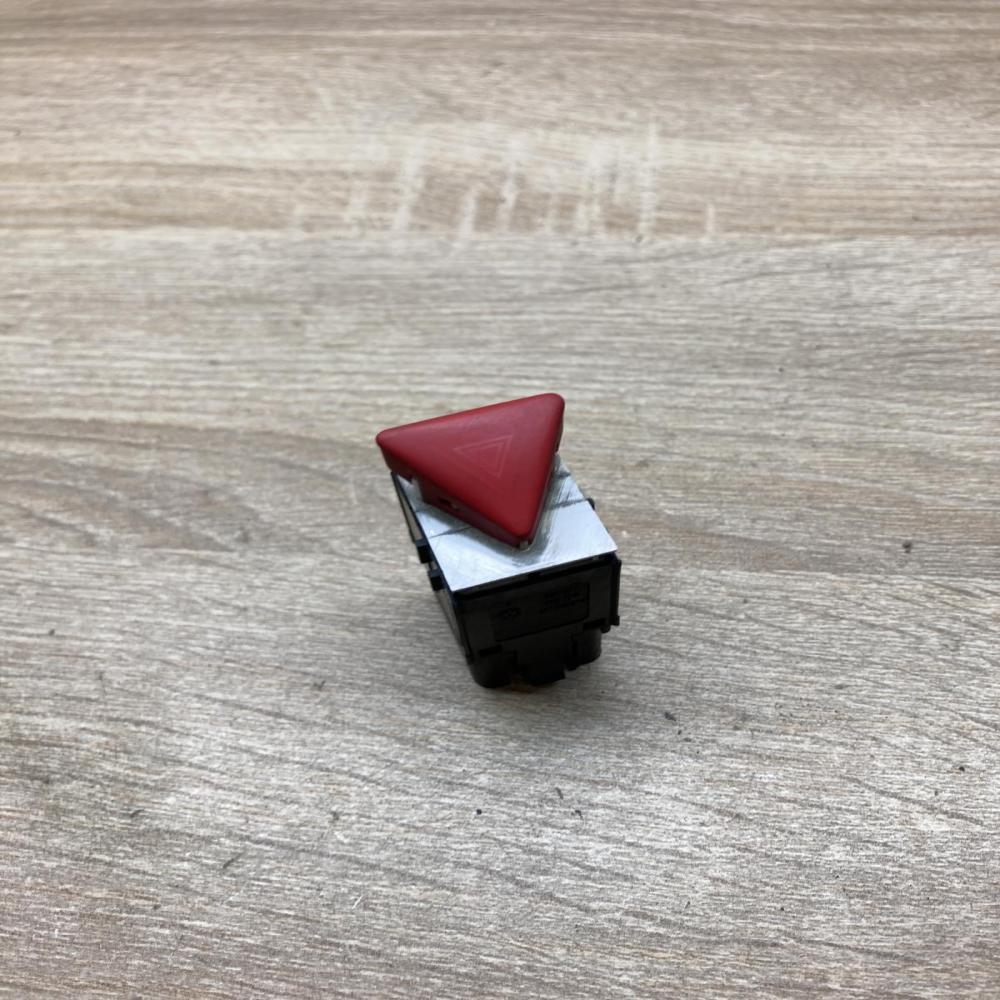 3C0953509   Hazard light switch Volkswagen PASSAT B6