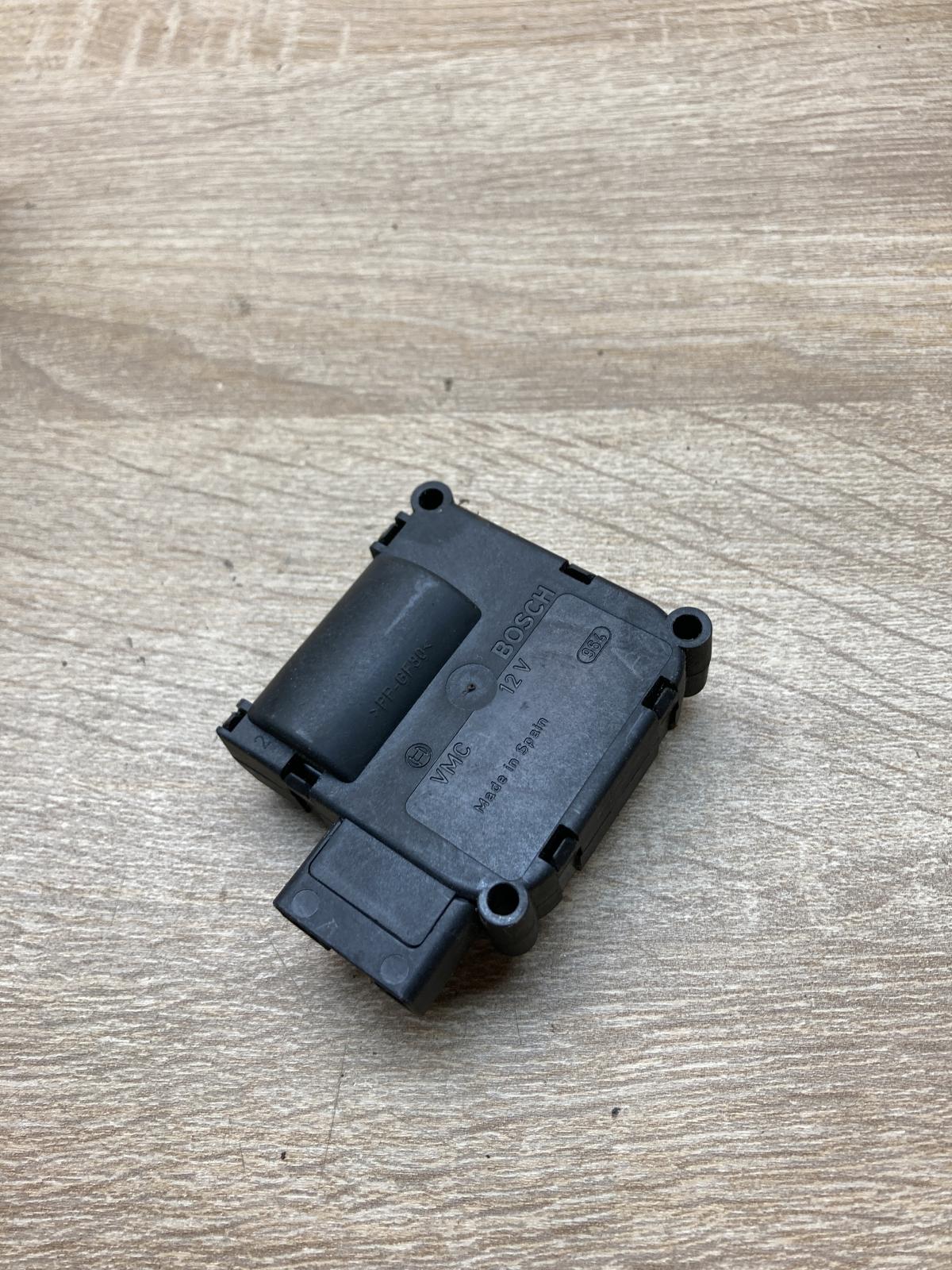 4F0820511A 0132801359  Air flap motor/actuator Audi A6 S6 C6 4F