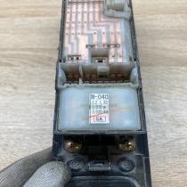 183606 M040  Electric window control switch Subaru Forester SG