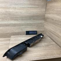 183606 M040  Electric window control switch Subaru Forester SG