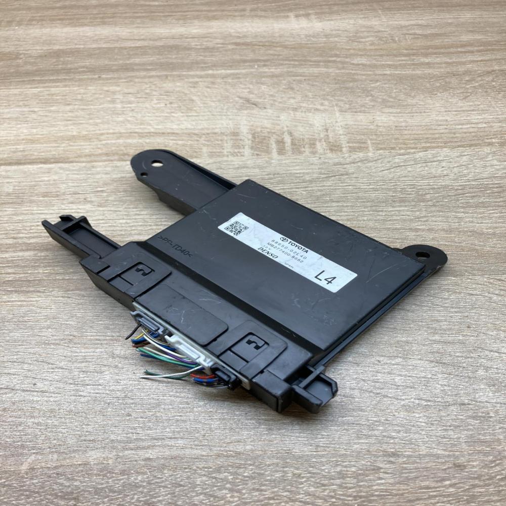 88650 02L40 MV277400 8682  Climate control unit Toyota Corolla E210 E21