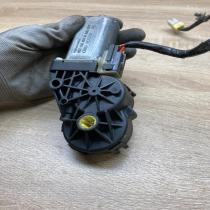 0390203236 370379 Driver side Seat adjustment motor Nissan Maxima A34