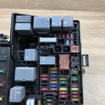 0348YA1   Fuse module Toyota Avensis T270