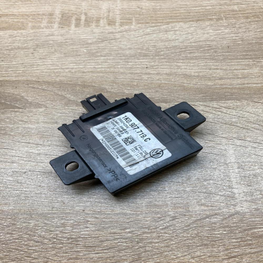 1K0907719C   Alarm control unit/module Audi A3 S3 8P