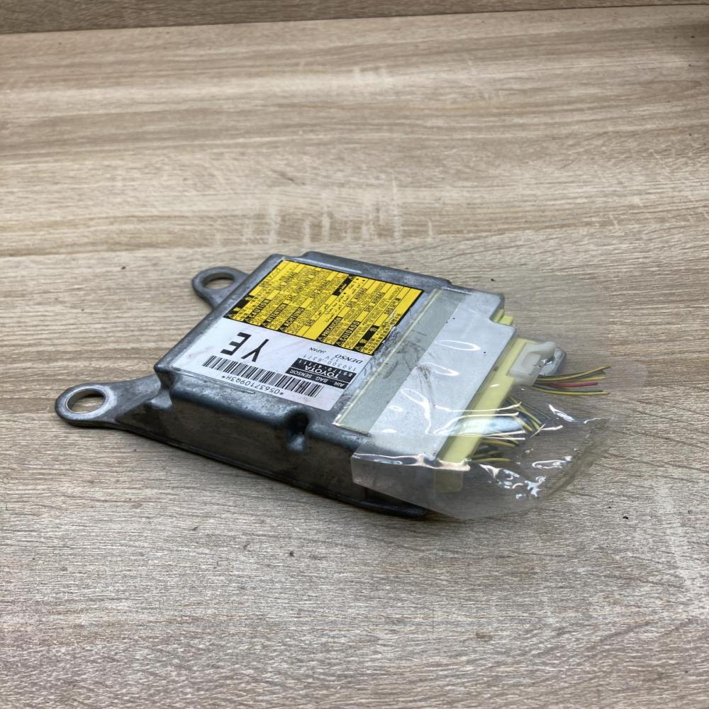 89170 47111 150300 6371  Airbag control unit/module Toyota Prius (XW30)