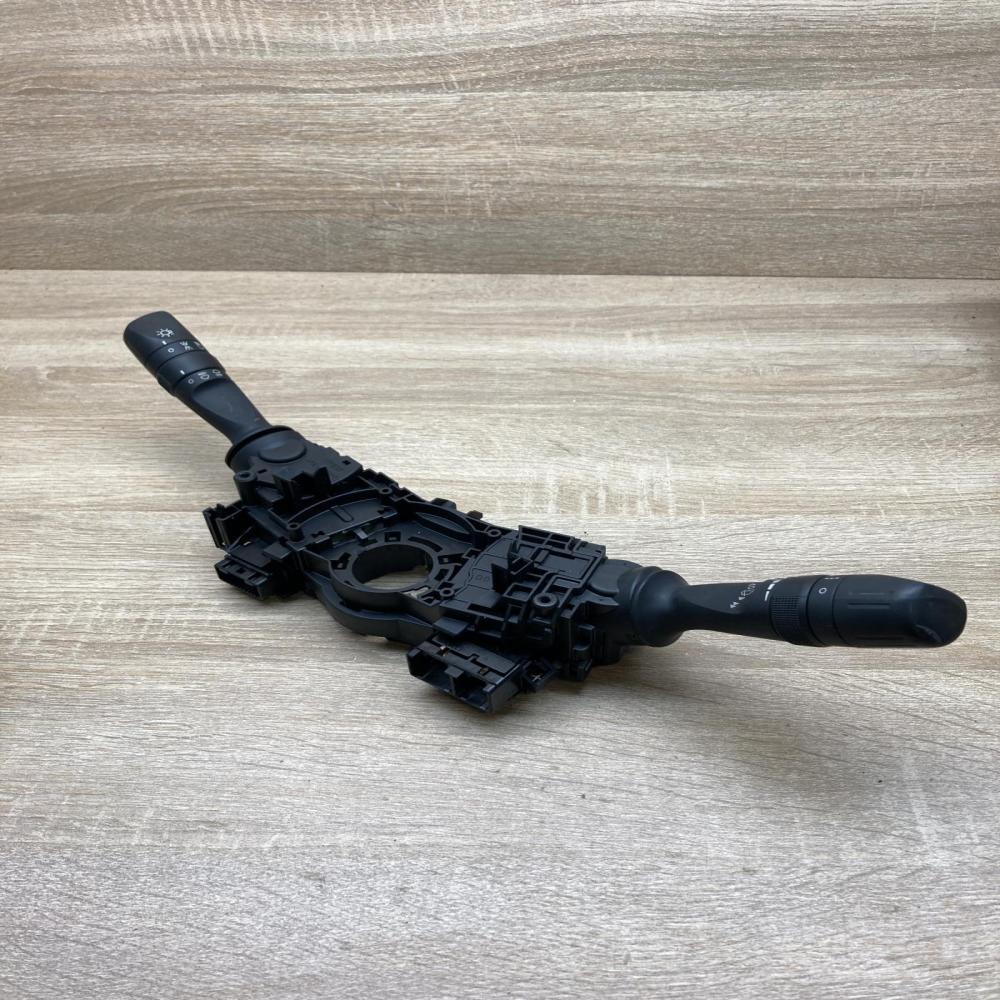 02730 17F850   Wiper turn signal indicator stalk/switch Toyota Auris E180