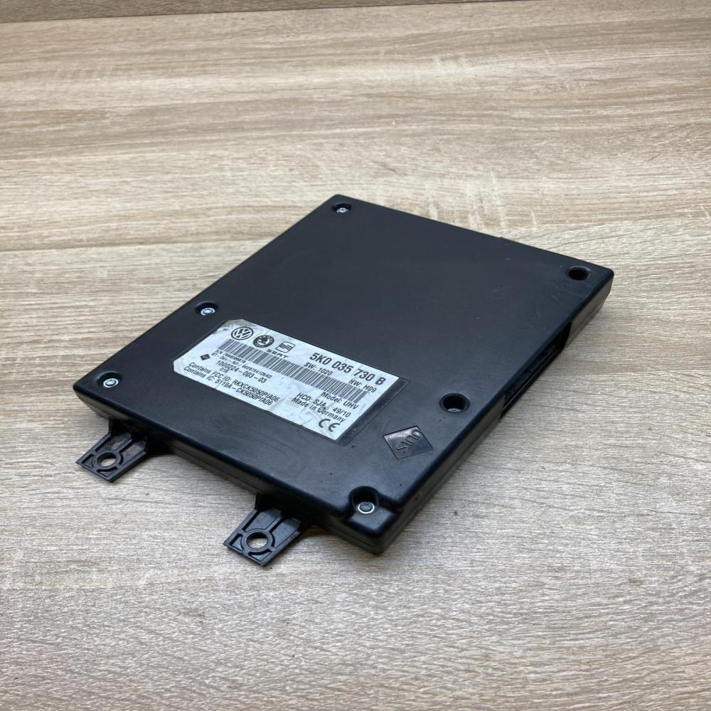 5K0035730B 1000224  Bluetooth control unit module Volkswagen PASSAT B7