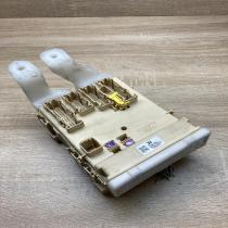 89221 02340 MB238000 8594 82730 12X70A Fuse module Toyota Auris E180