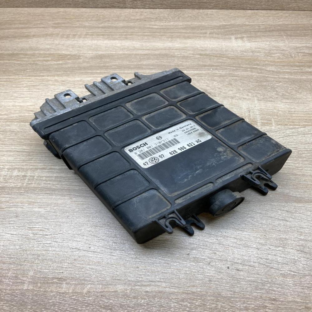 028906021AG 0281001310  Engine control unit/module ECU Volkswagen Golf III
