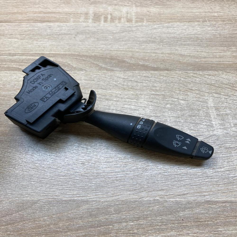 98AG 17A553 DC 98AG17A553DC  Wiper control stalk Ford Focus