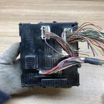 8201054128 21669392 8 19759041 Central body control module Renault Clio III