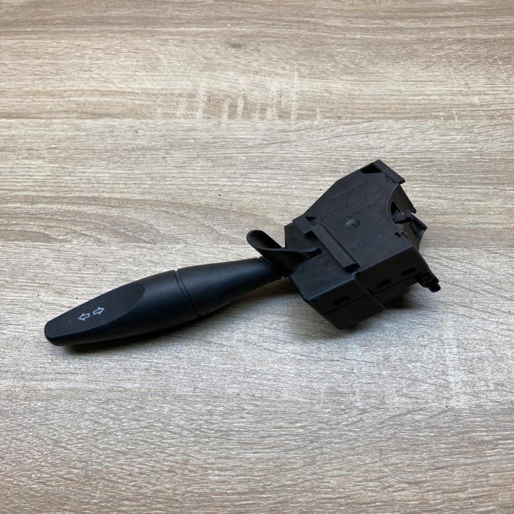 98AG13335AE 98AG 13335 AE  Indicator stalk Ford Focus