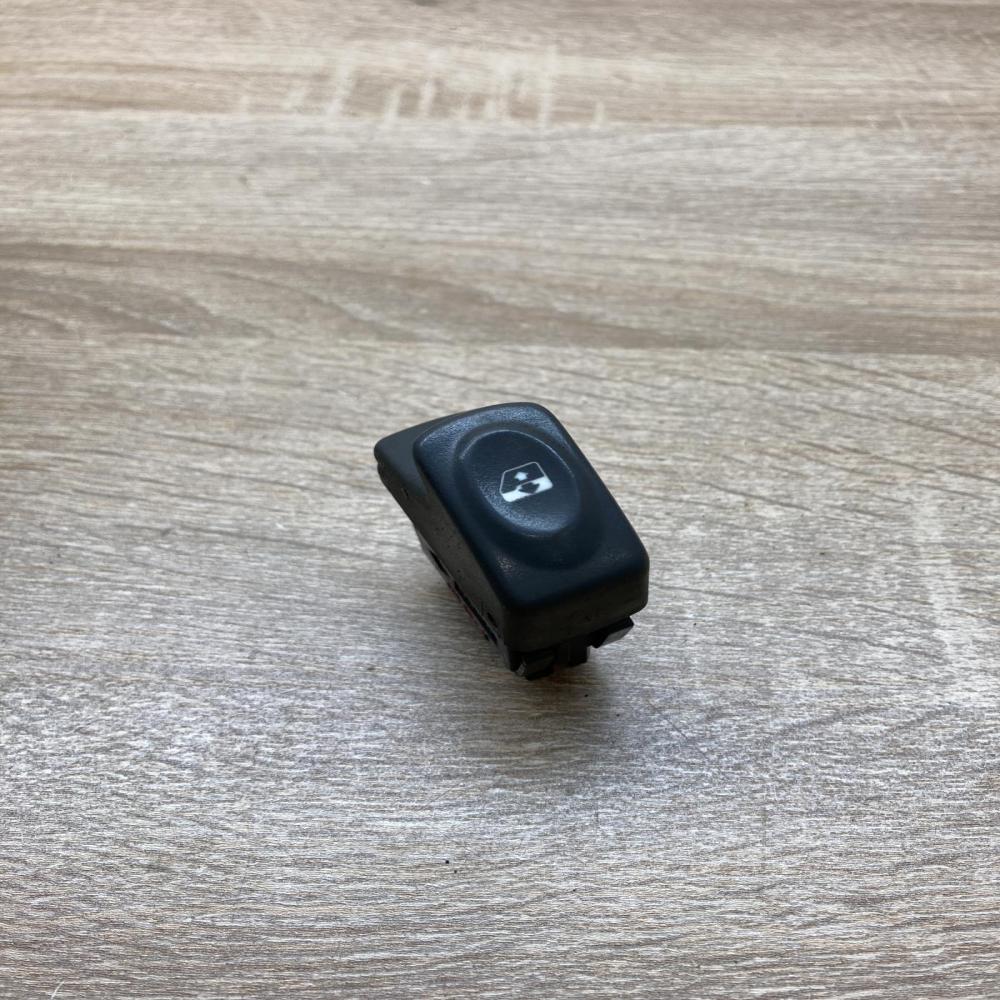 432963   Electric window control switch Renault Scenic I