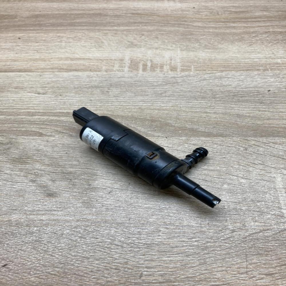 3B0955681A   Windscreen/windshield washer pump Volkswagen Golf VI