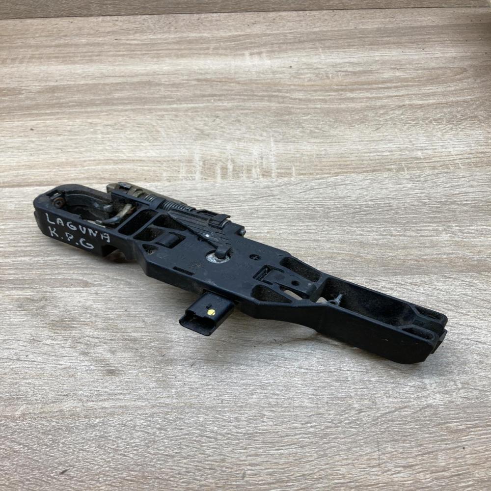 8200008430   Rear door exterior handle/bracket Renault Laguna II