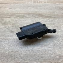 0132801363   Air flap motor/actuator Volkswagen PASSAT B6