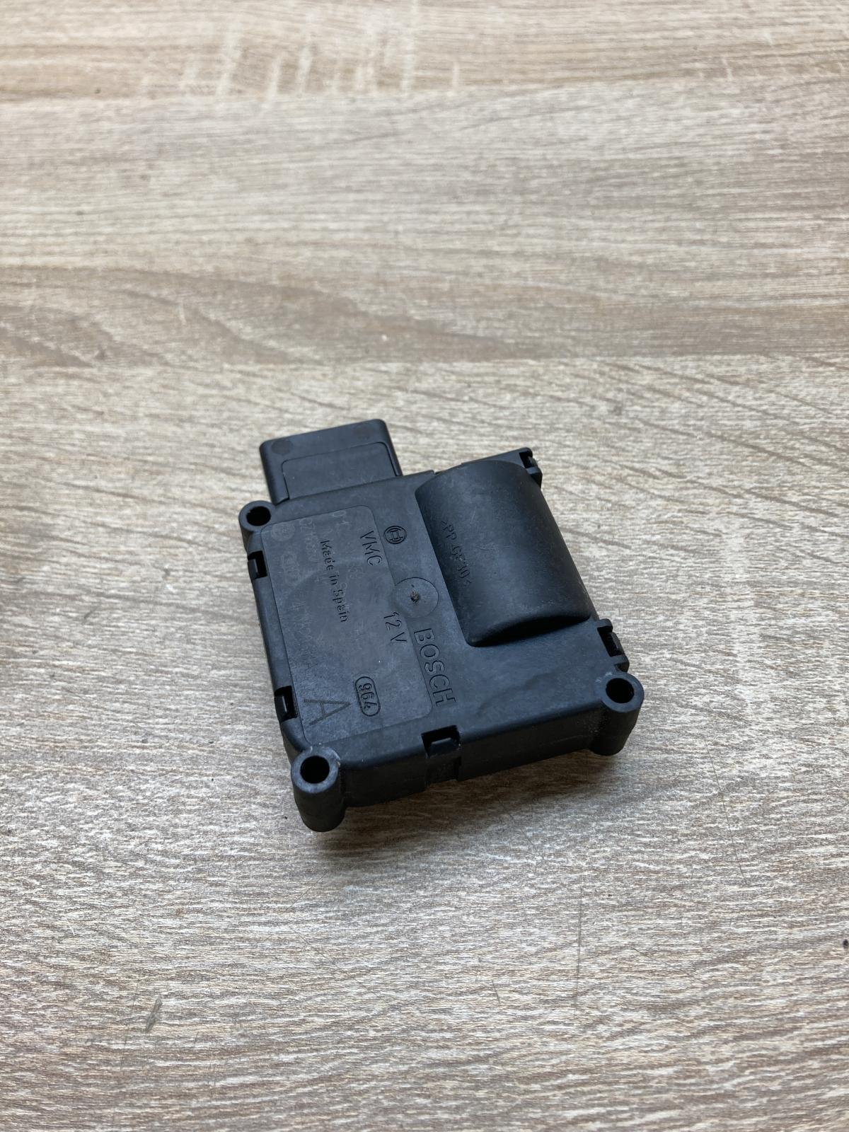 4F0820511A 0132801359  Air flap motor/actuator Audi A6 S6 C6 4F