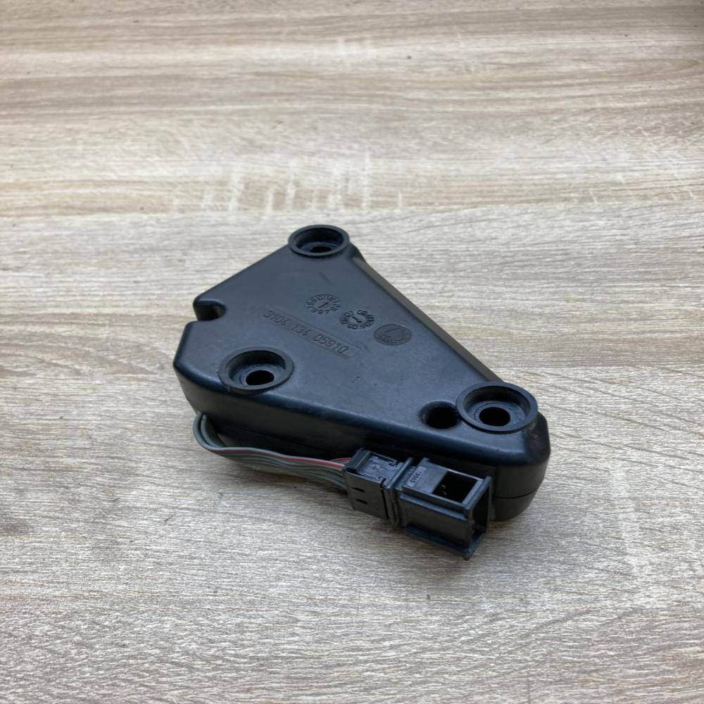 1K0035463D   Sound amplifier Volkswagen Golf VI