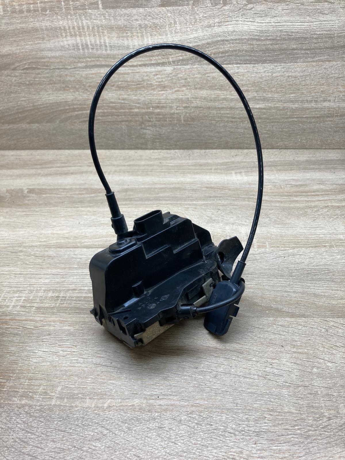 241104 0845 027776  Front door lock Renault Megane II