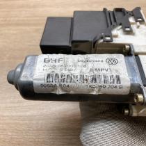 1K0959704B 993425 100  Rear door window regulator motor Volkswagen Touran I