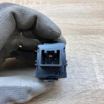 84810 0F010 848100F010  Electric window control switch Toyota Corolla Verso AR10