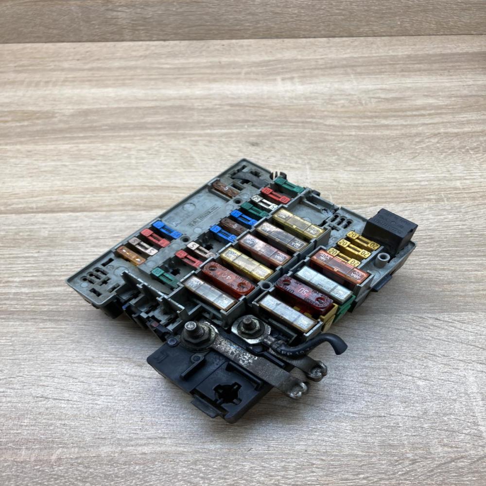 9628024480 9620220980  Fuse module Peugeot 406