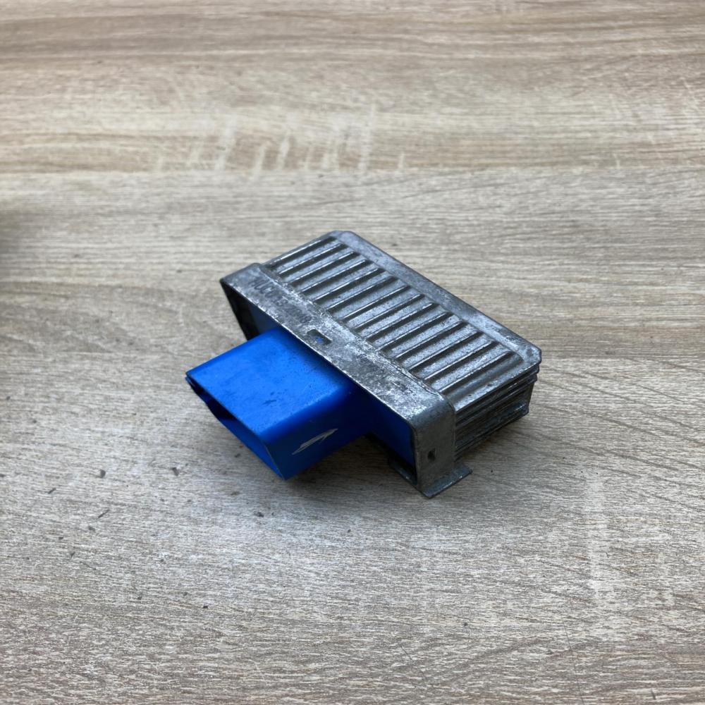 132048   Glow plug pre-heat relay Opel Zafira A