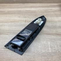 MR587943   Electric window control switch Mitsubishi Endeavor