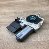 5K0959703A 5K0959795  Rear door window regulator motor Skoda Octavia Mk2 (1Z)