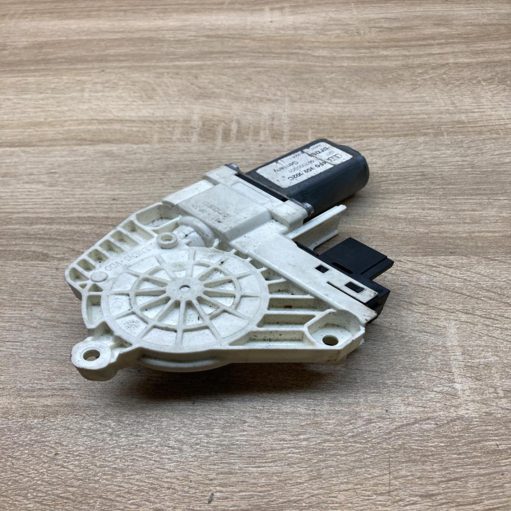 4F0959802C   Front door window regulator motor Audi A6 S6 C6 4F