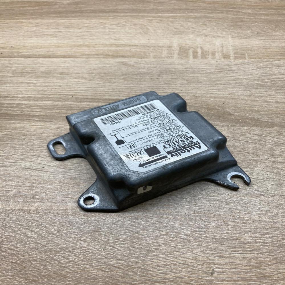 8200117652A 600639500  Airbag control unit/module Renault Scenic I