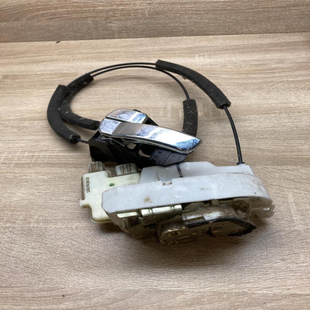 22305G   Front door lock Nissan Pathfinder R51